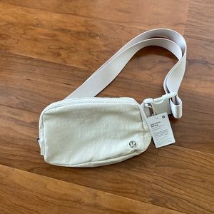 NWT Lululemon Everywhere Belt Bag